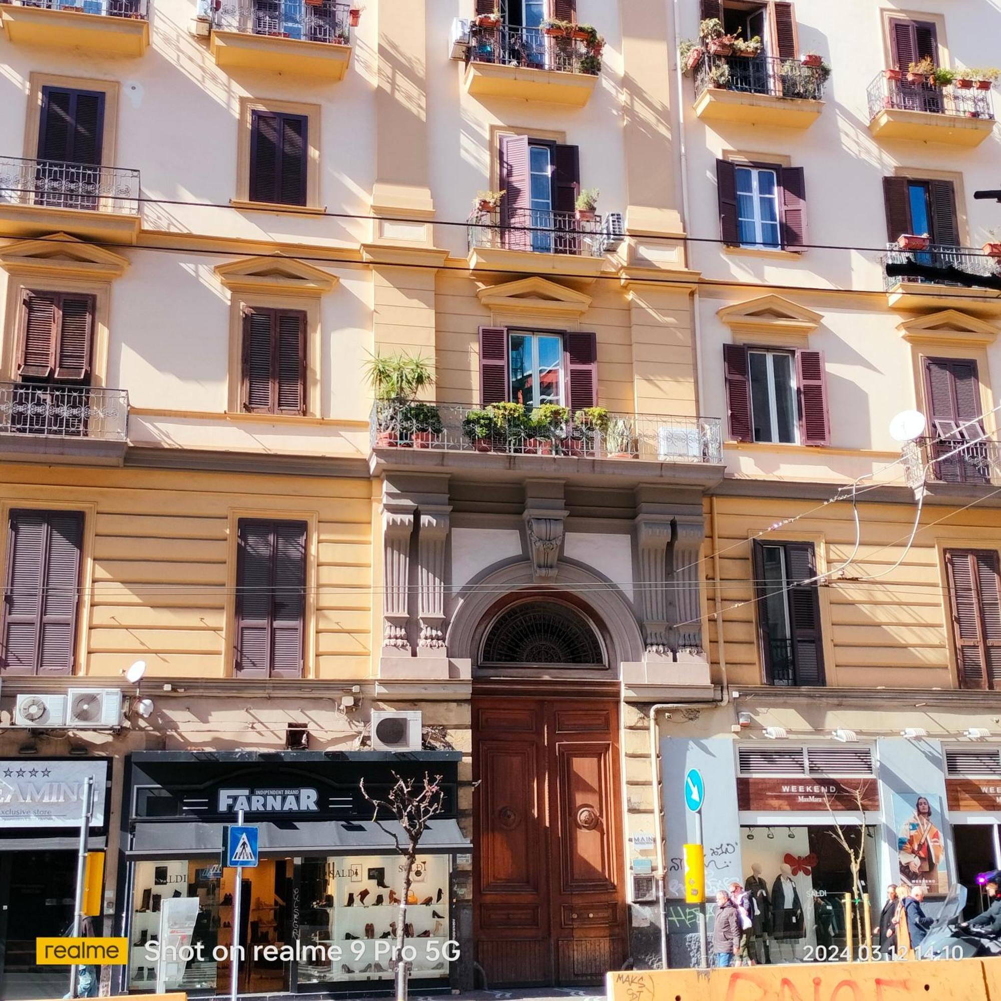 Bed and Breakfast Le Follie Parthenopee à Naples Extérieur photo